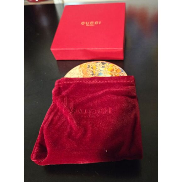 Gucci gold monogram compact mirror cosmetic - Picture 5 of 8